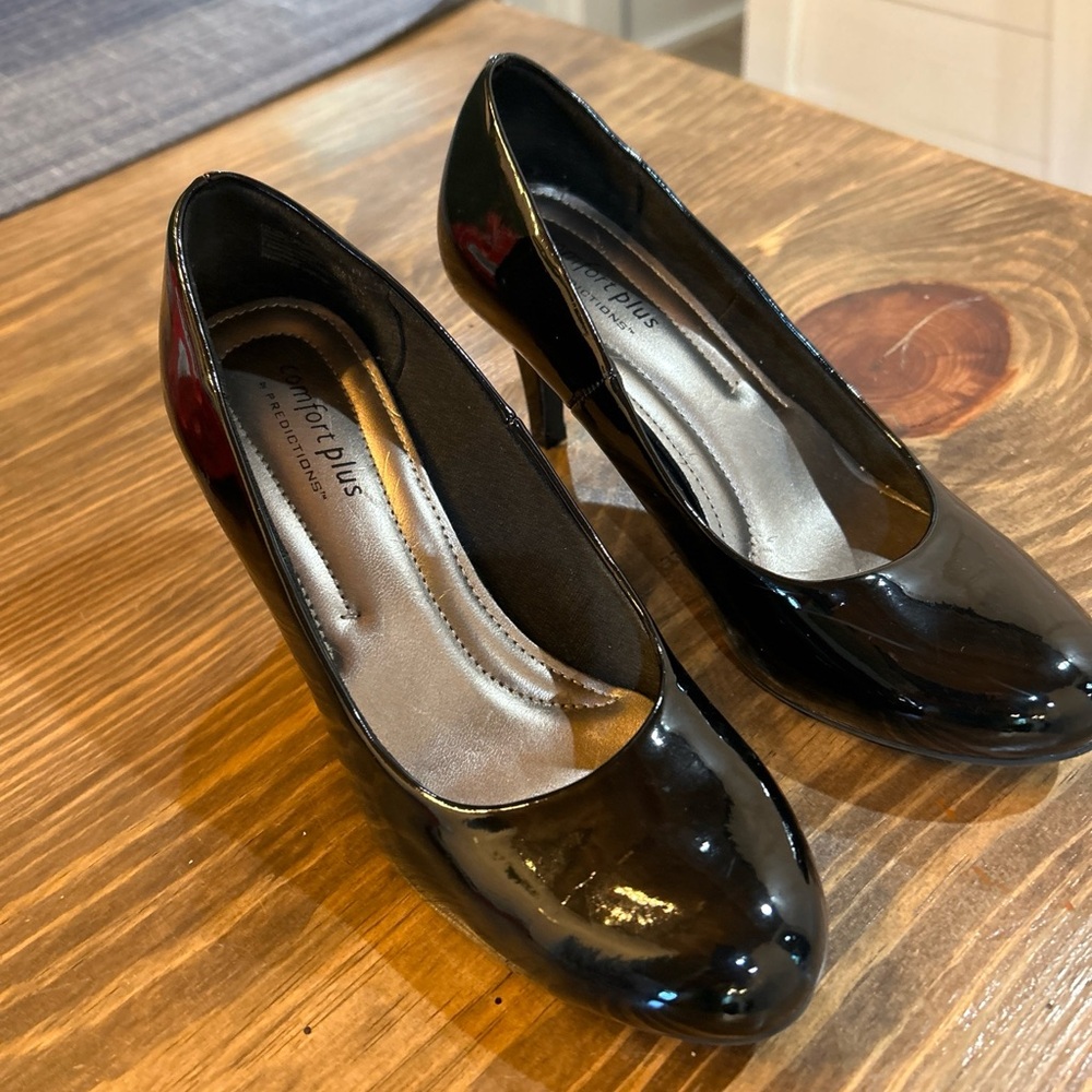 Comfort Plus by Predictions, Black Patent Leather Womens Pumps, Shoes ,Size 6